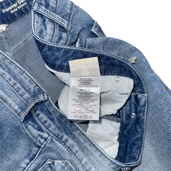 NWT Laurie Felt Forever Denim Easy Skinny Destructed Jeans Women’s 16 Raw Hem - Picture 10 of 11